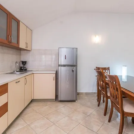 Pet Friendly In With Kitchen Apartment Polaca