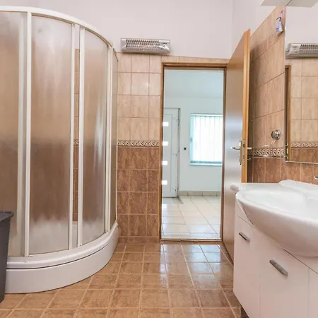 Pet Friendly In With Kitchen * Polaca