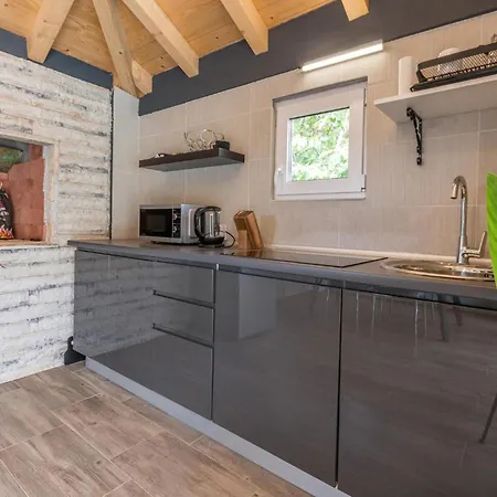 Pet Friendly In With Kitchen * Polaca